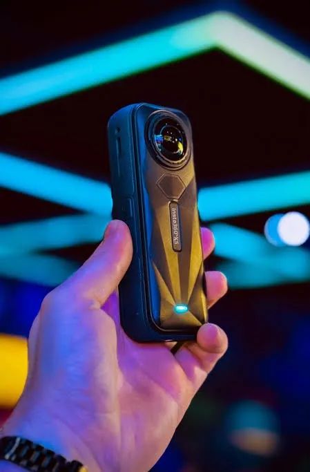 Insta360 X5 - Foto 3