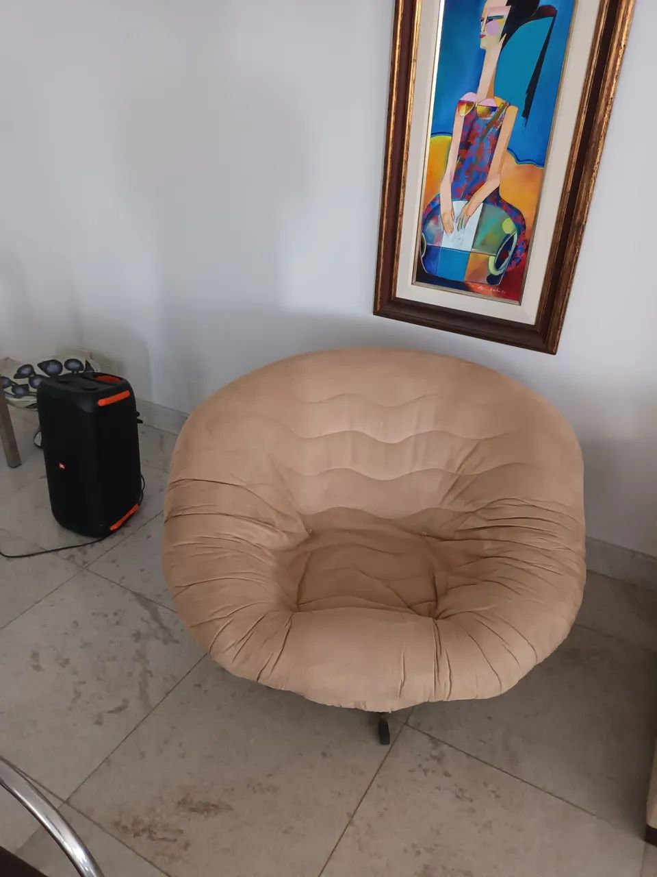 Poltrona acochoada semi nova