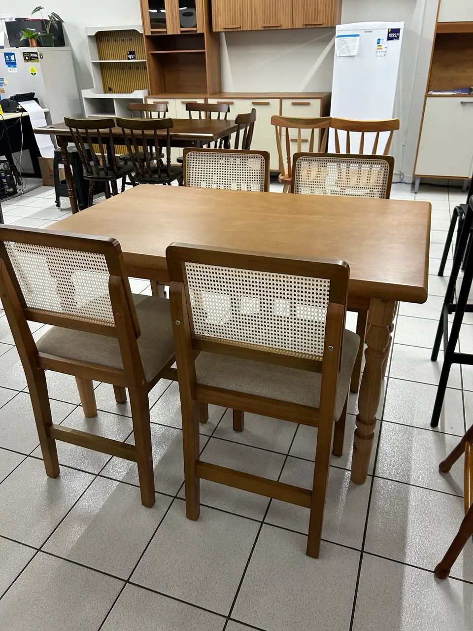 Mesa com 4 cadeiras NOVA  - Foto 4