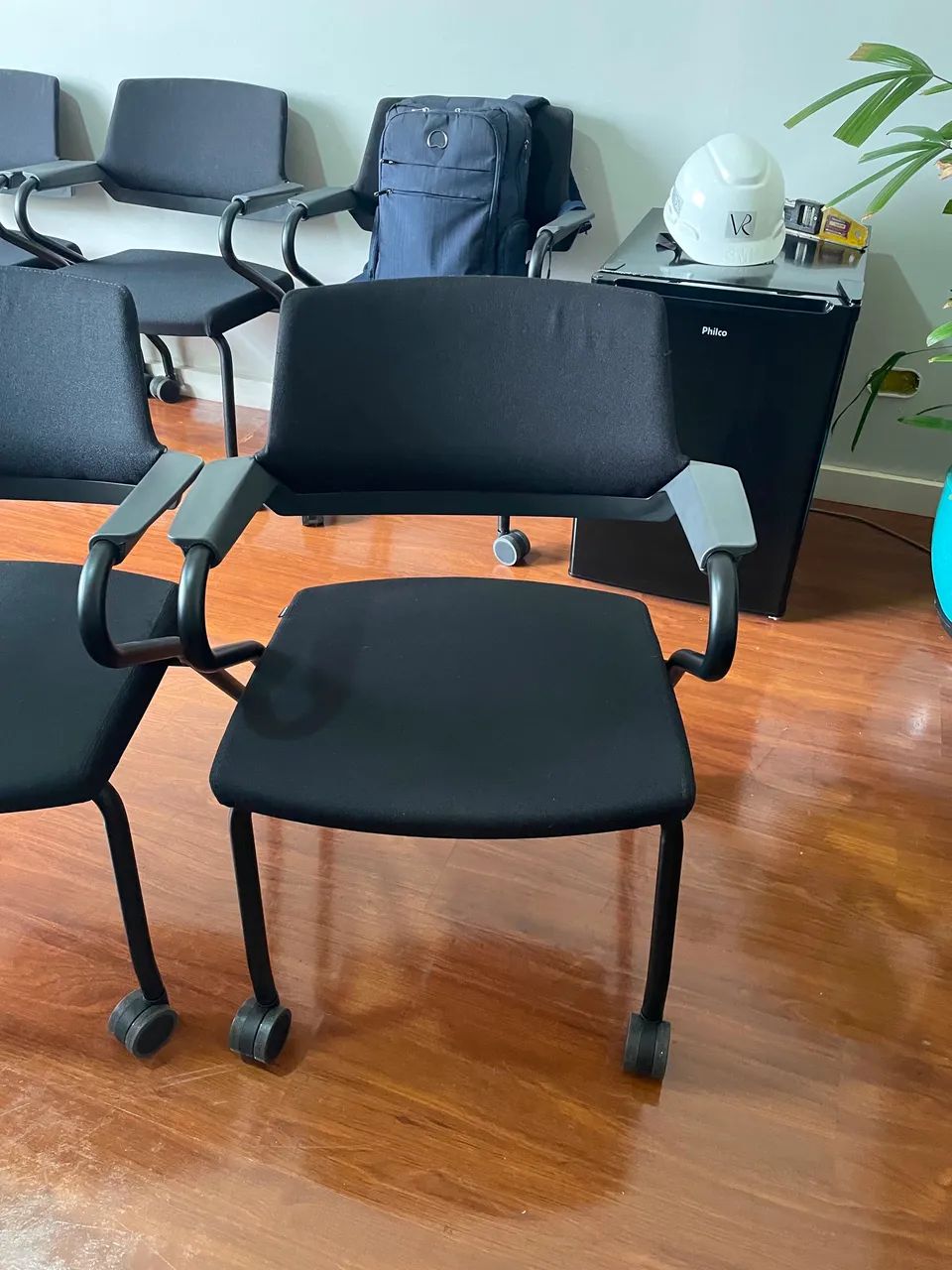 Conjunto de 4 cadeiras executivas da Flexform - Foto 2