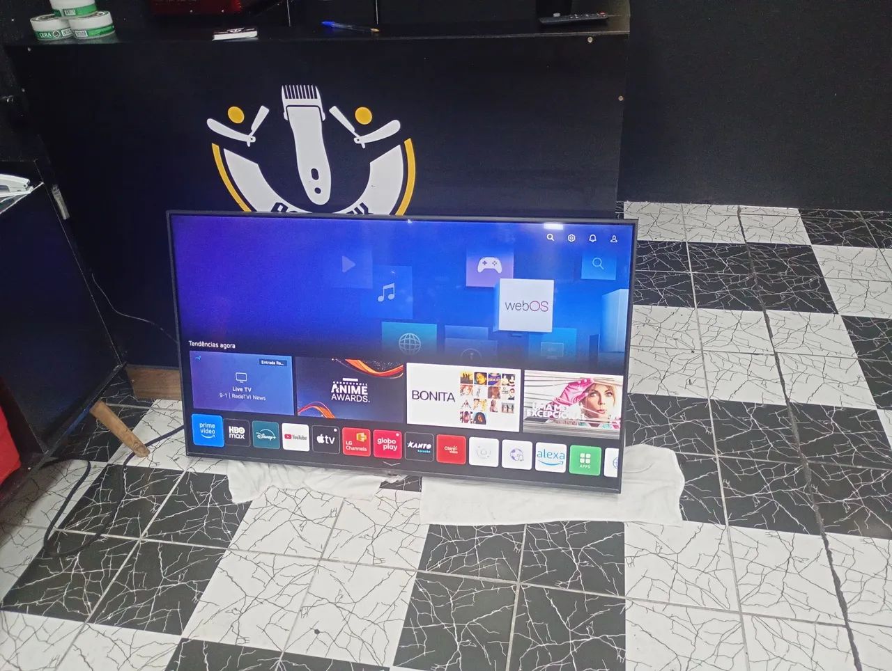 Vendo Smartv LG 50 polegadas top 4k borda infinita com comando de voz e vídeo game 4k 