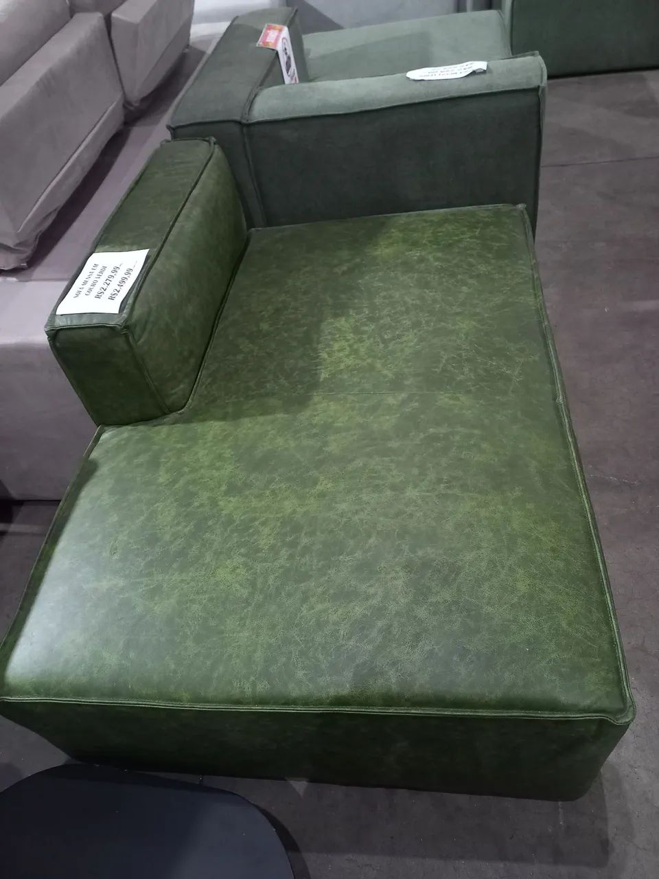 Sofá Mensa em Couro Verde - Foto 2
