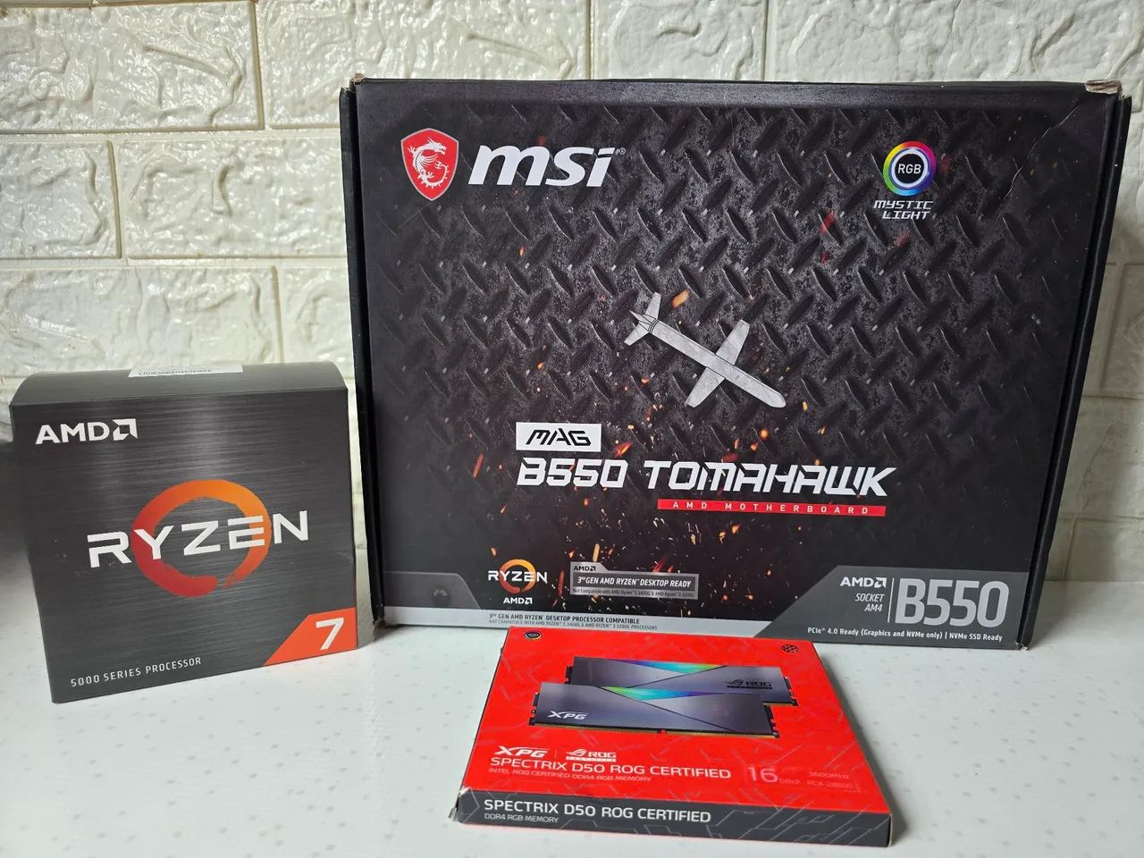 Kit Ryzen 5700x, B550 Tomahawk, 32gb XPG 3600Mhz - Peças de