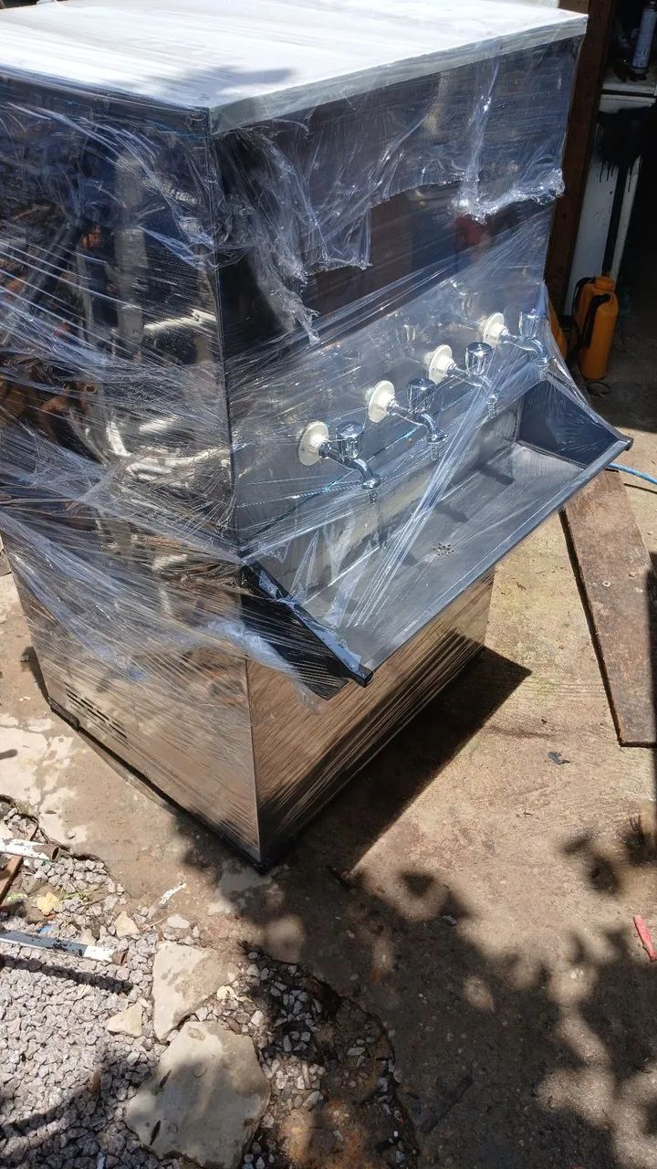Bebedouro industrial gelando perfeito R$1750