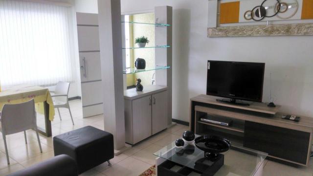 Alugo apartamento mobiliado - dois quartos com suíte e garagem coberta a 300m do Shopping