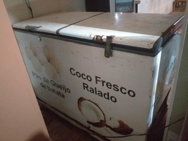 Vendo ótimo frizer duas tampas fonconando perfeitamente - Foto 2