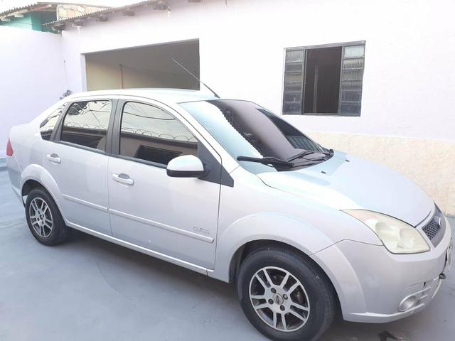Ford Fiesta Sedan
