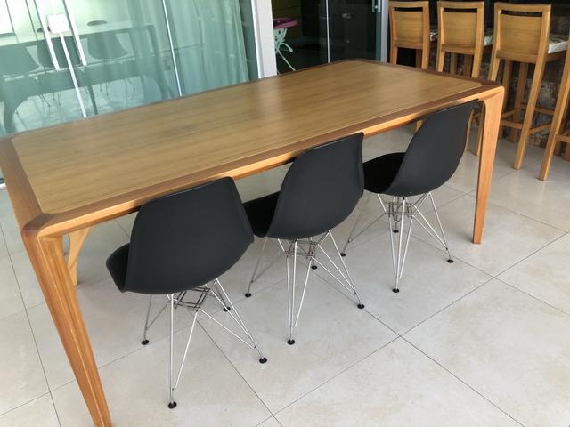 Mesa de madeira, banco e cadeiras - Foto 3