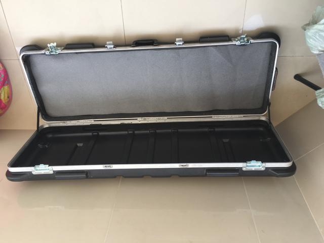Hardcase para teclado de 61 e 76 teclas preço pra vender rápido!