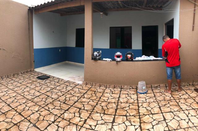 Vende se uma casa de ESQUINA com três frente pra rua - Foto 3