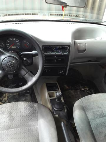 Vende se um gol g2 special 4 pneus novos carro top - Foto 2