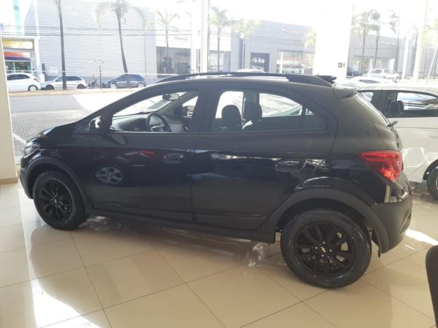 CHEVROLET ONIX 1.4 MPFI ACTIV 8V FLEX 4P AUT - Foto 4