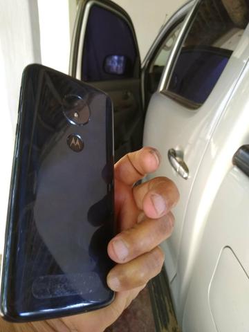Vendo moto G6 play sem marcar de uso. muito novo