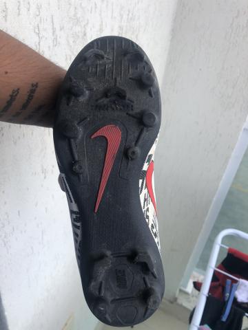 Chuteira Nike campo modelo Neymar infantil - Foto 3