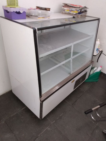 Balcão expositor GELADO 1.350$