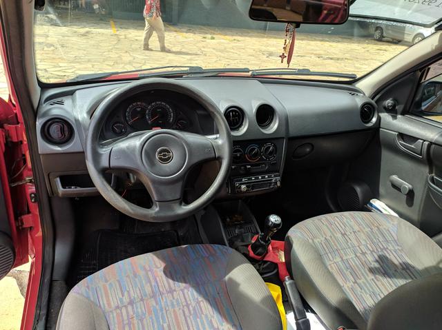 Celta econômico vendo ou troco em fiorino, Doblô fechada dou volta dependendo - Foto 2