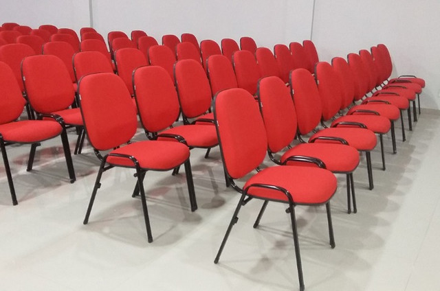 Cadeiras e Poltronas para Igrejas, Auditórios e Salas de Aula - Foto 3