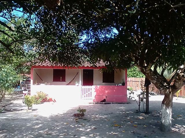 Vendo esta casa localizada em murinin
