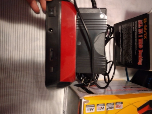 2 dock station + Headset por 80 - Foto 3