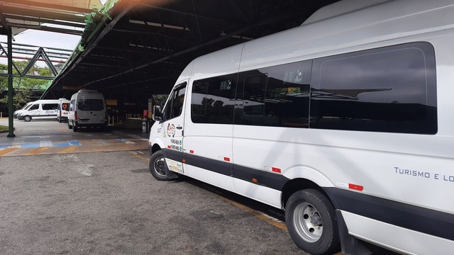 Aluguel Van 20 passageiros com motorista - Foto 3