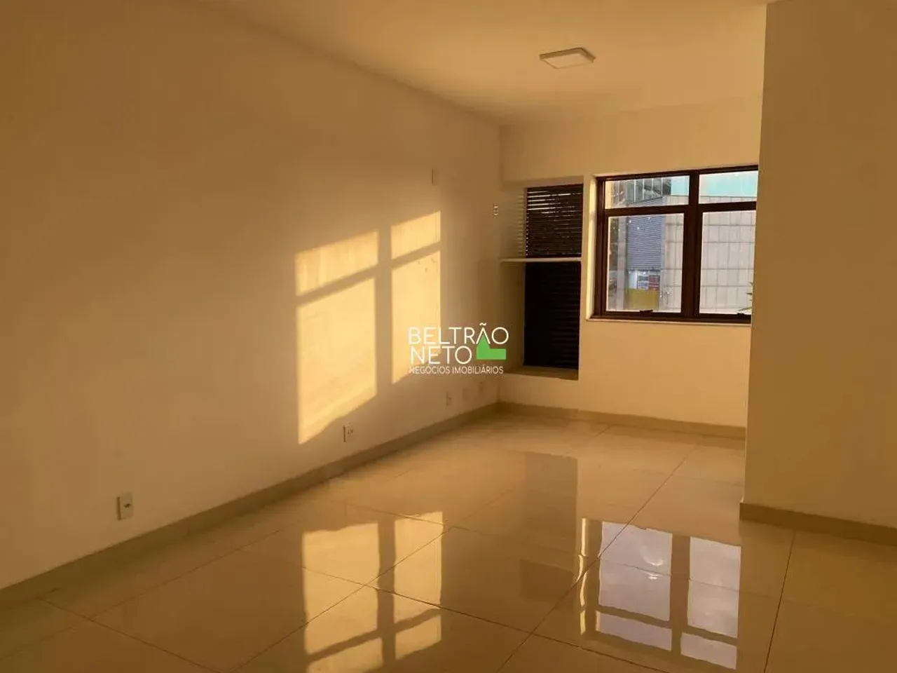Sala Comercial a venda na Raja Gabaglia, BH.