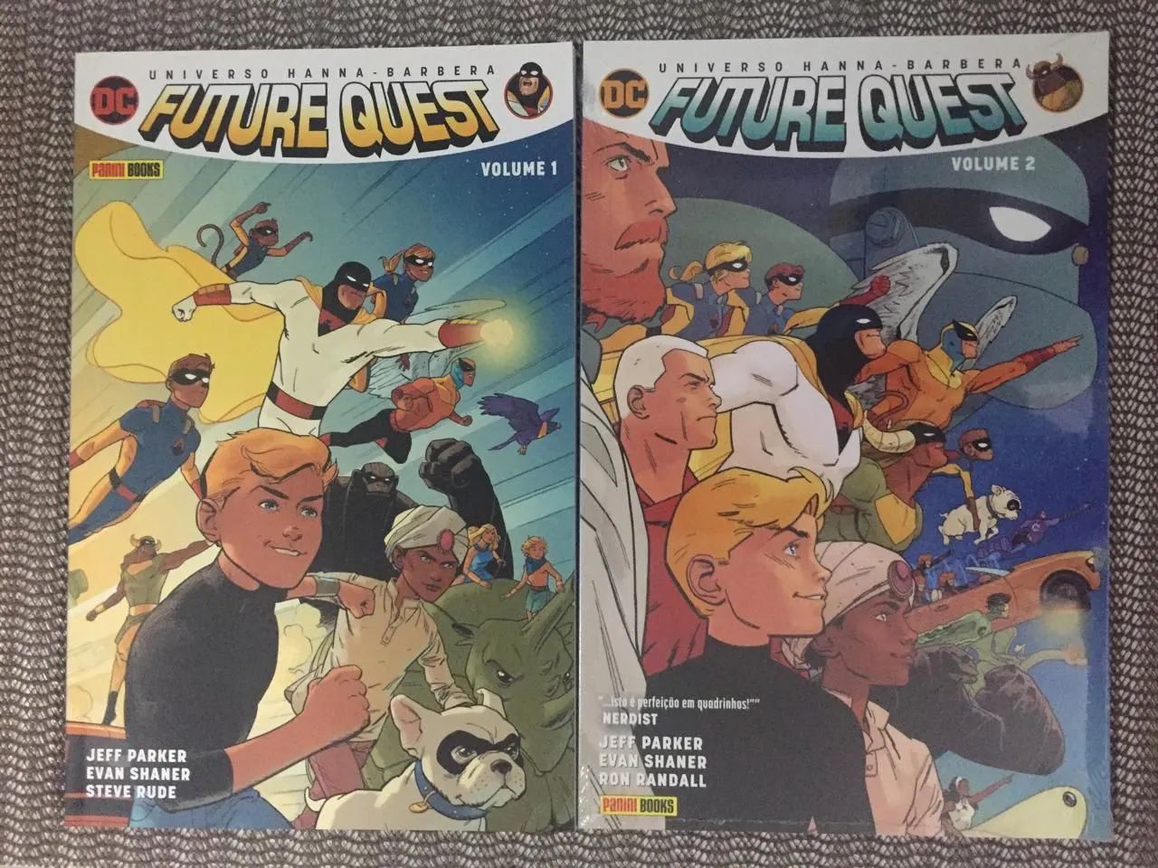 Future Quest Vol. 1 e 2 - HQs em português