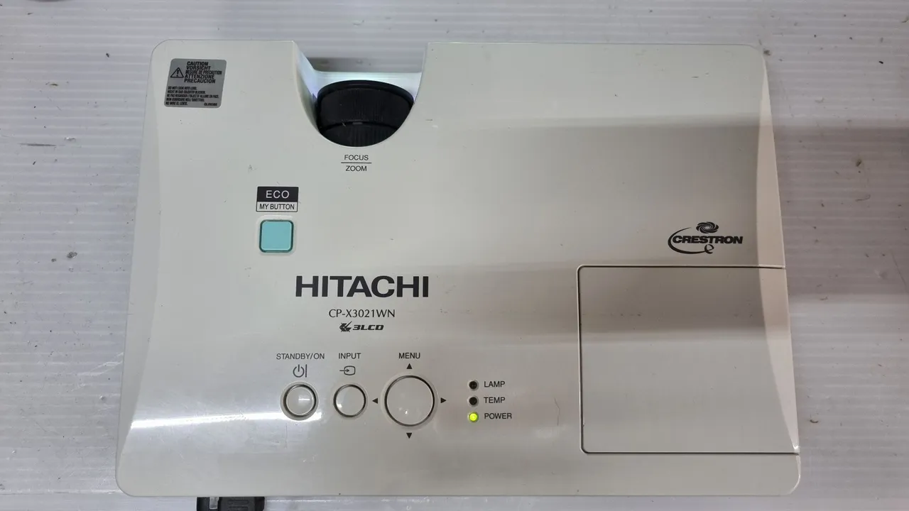 Projetor Hitachi 3LCD modelo CP-X3021WN 3200lumens com HDMI