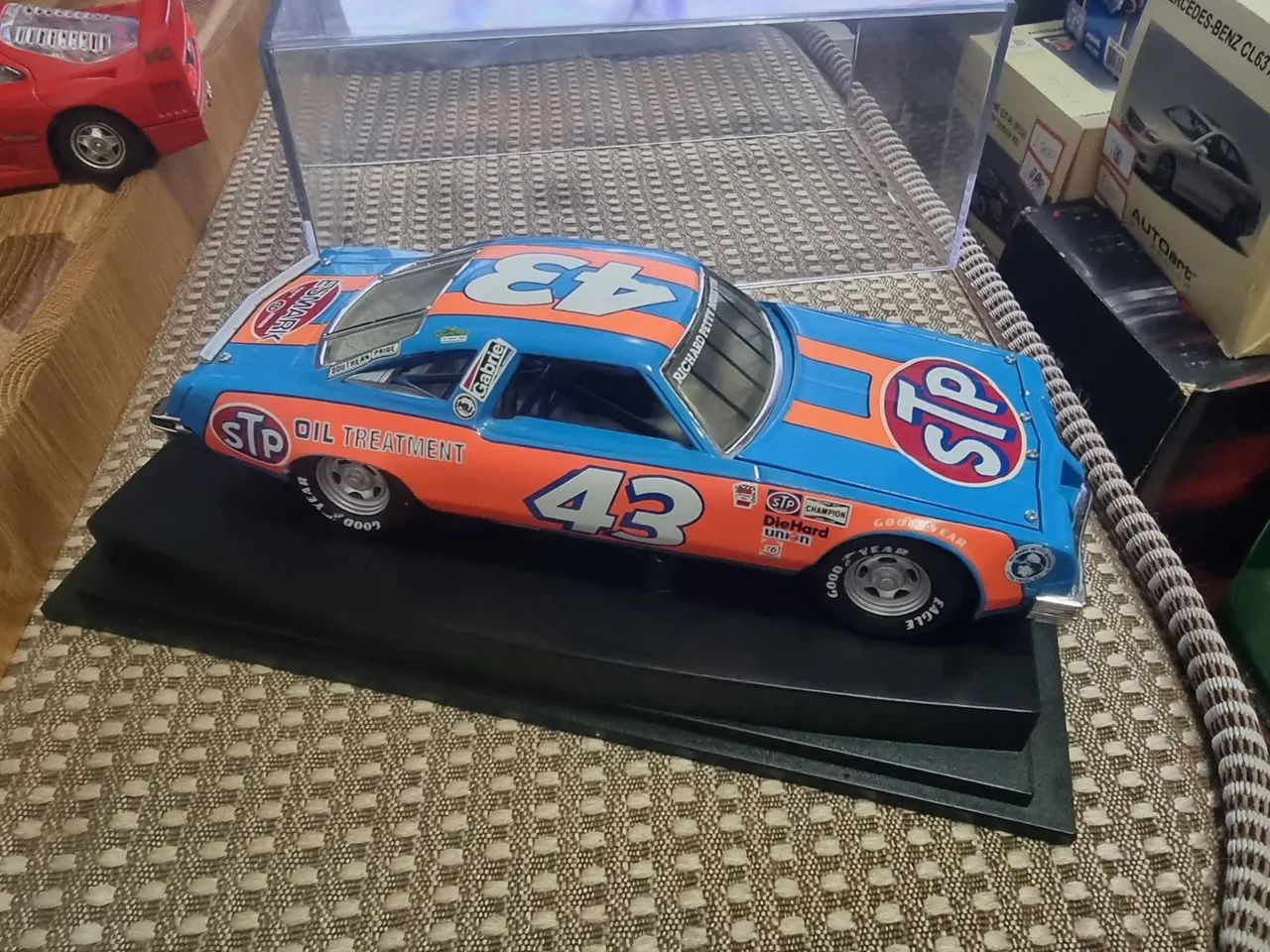 Miniatura de corrida 43 STP - Franklin mint 1:24 raro Richard
