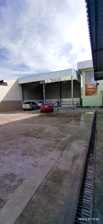 //Galpão com com 700 M2 na Redenção