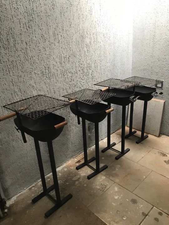  Vendo churrasqueira novas