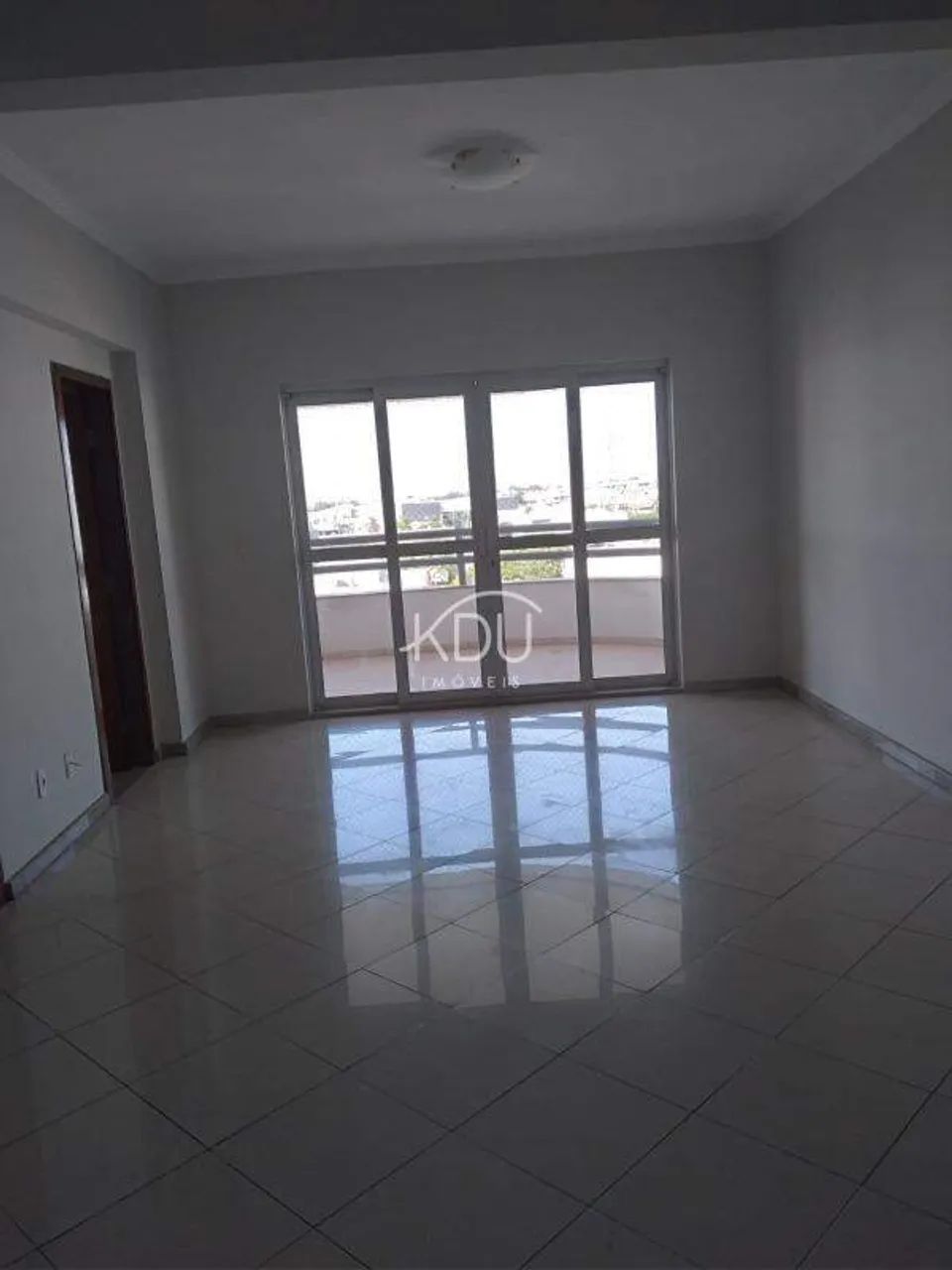 ALUGA-SE APARTAMENTO RESIDENCIAL JACARANDÁ - CENTRO - Foto 4
