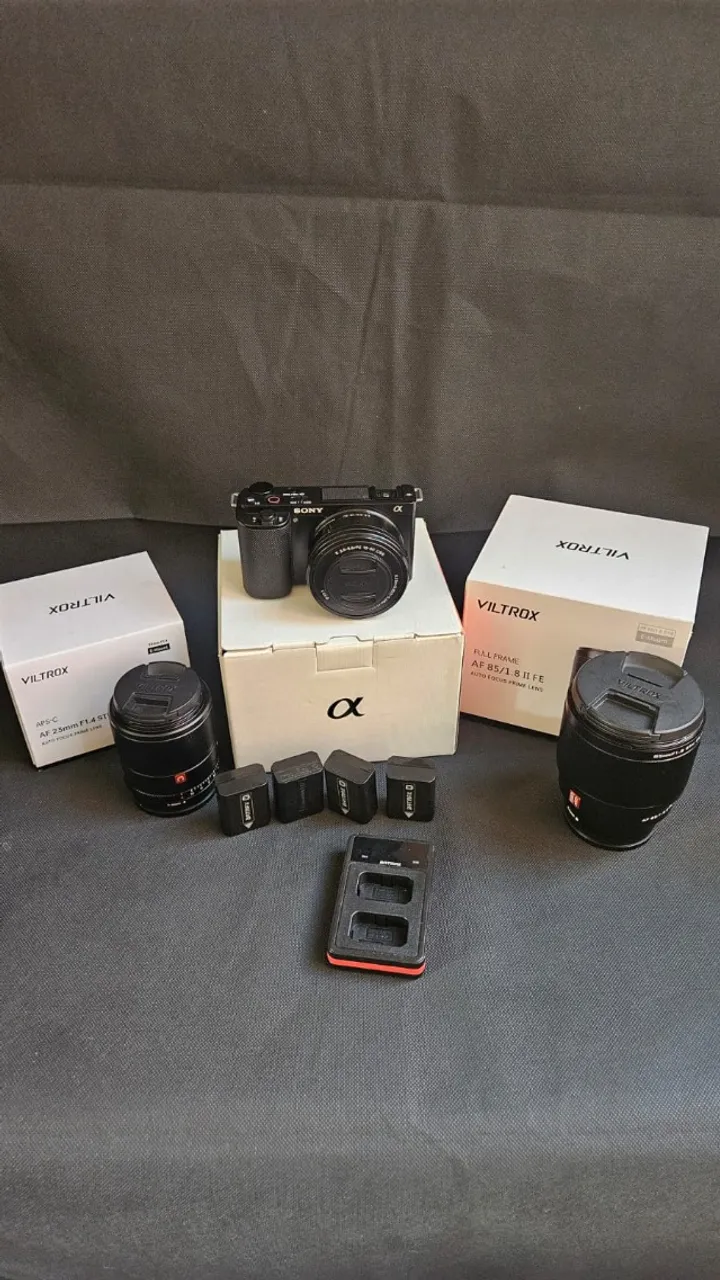 Sony ZV-E10 + Lentes Viltrox 23mm 1.4 e 85mm 1.8 - Excelente Estado