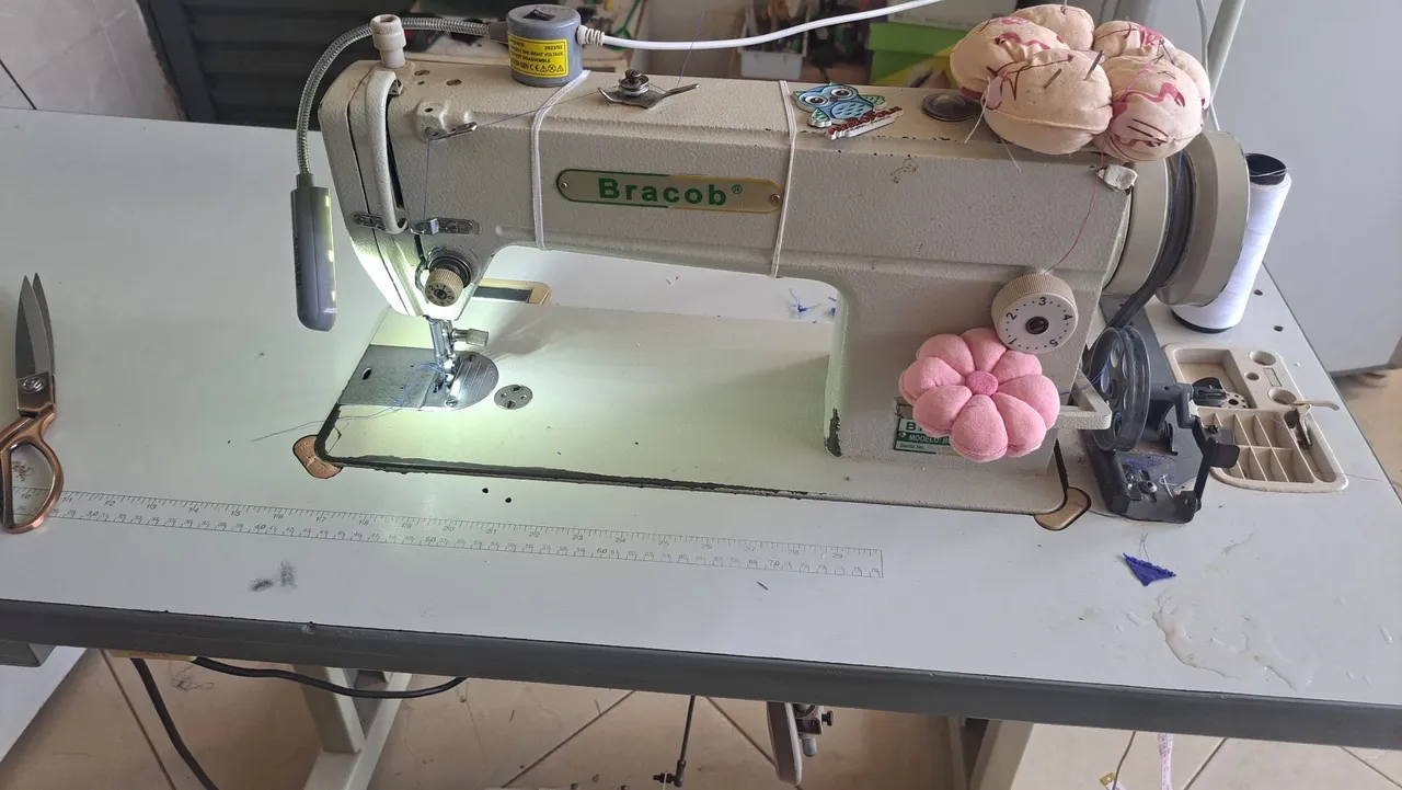 Máquina de costura reta  industrial 