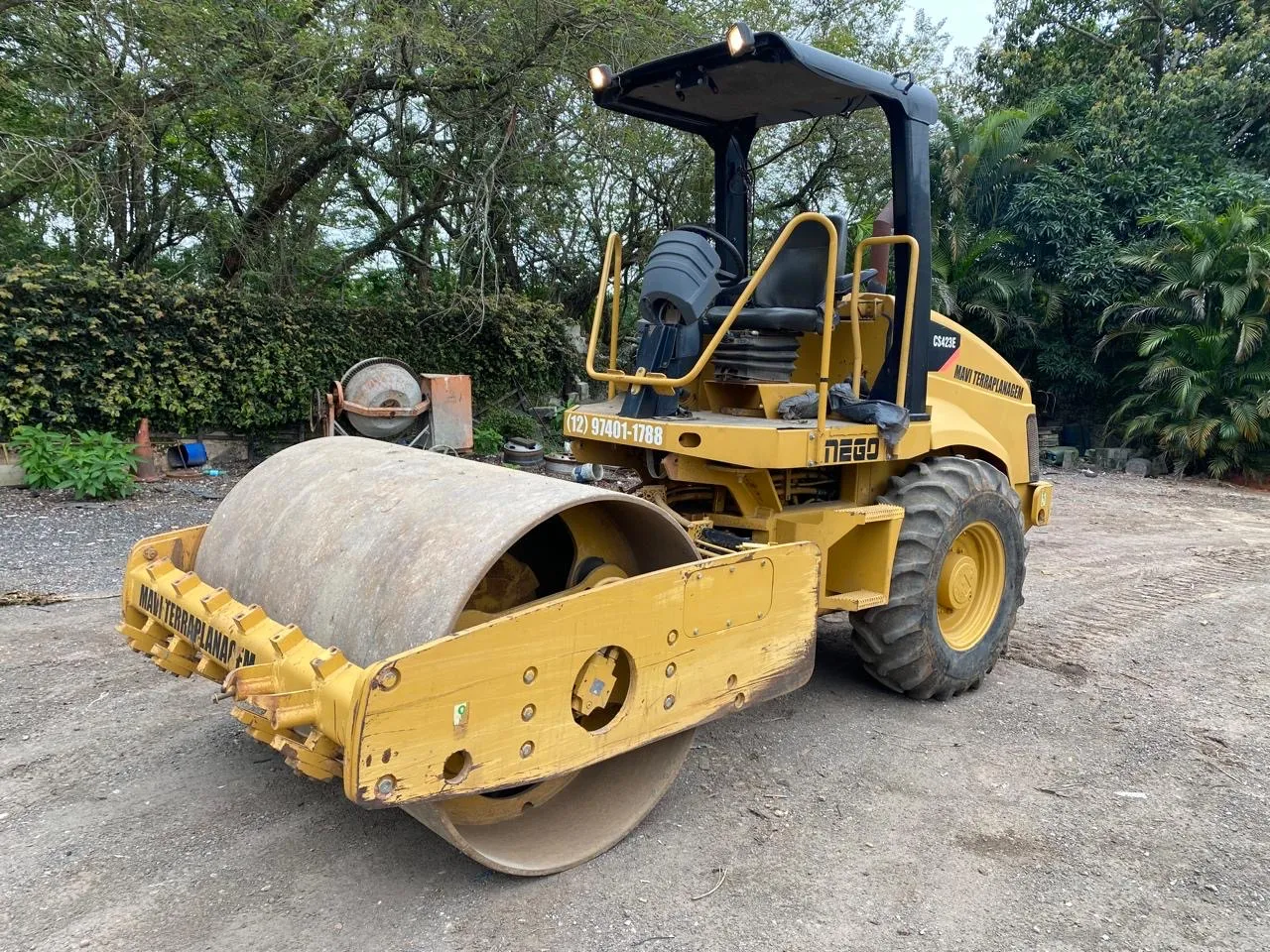 Rolo compactador Caterpillar CS423 2013