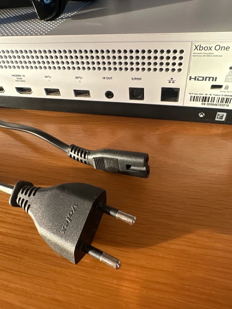 Xbox One S, com 2 controles, EXCELENTE! - Foto 3
