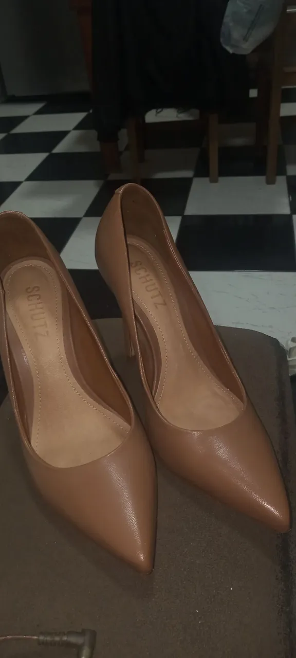 Scarpin Schutz marrom - 34