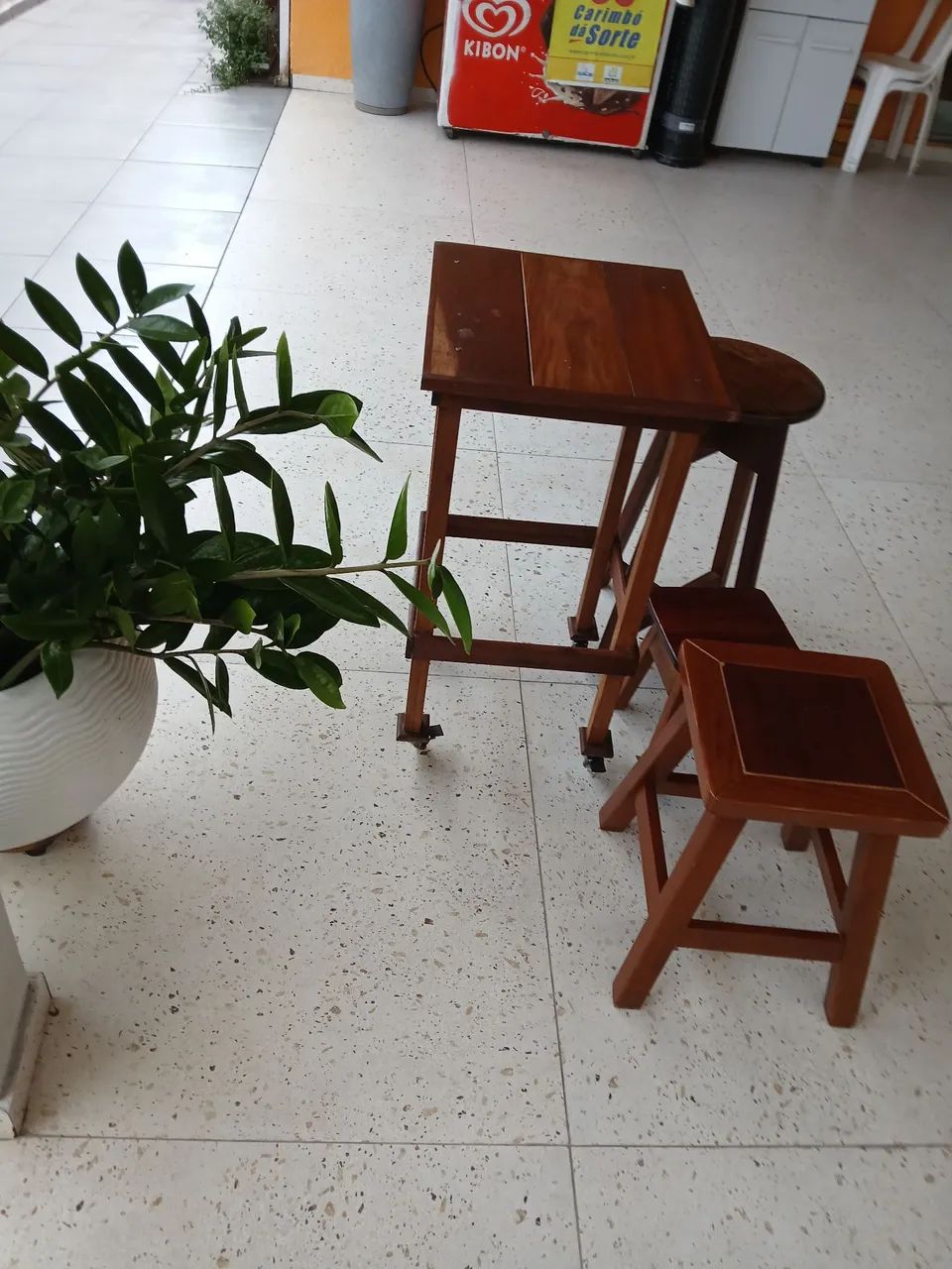 Mesa para churrasco com 3 bancos!!! - Foto 4