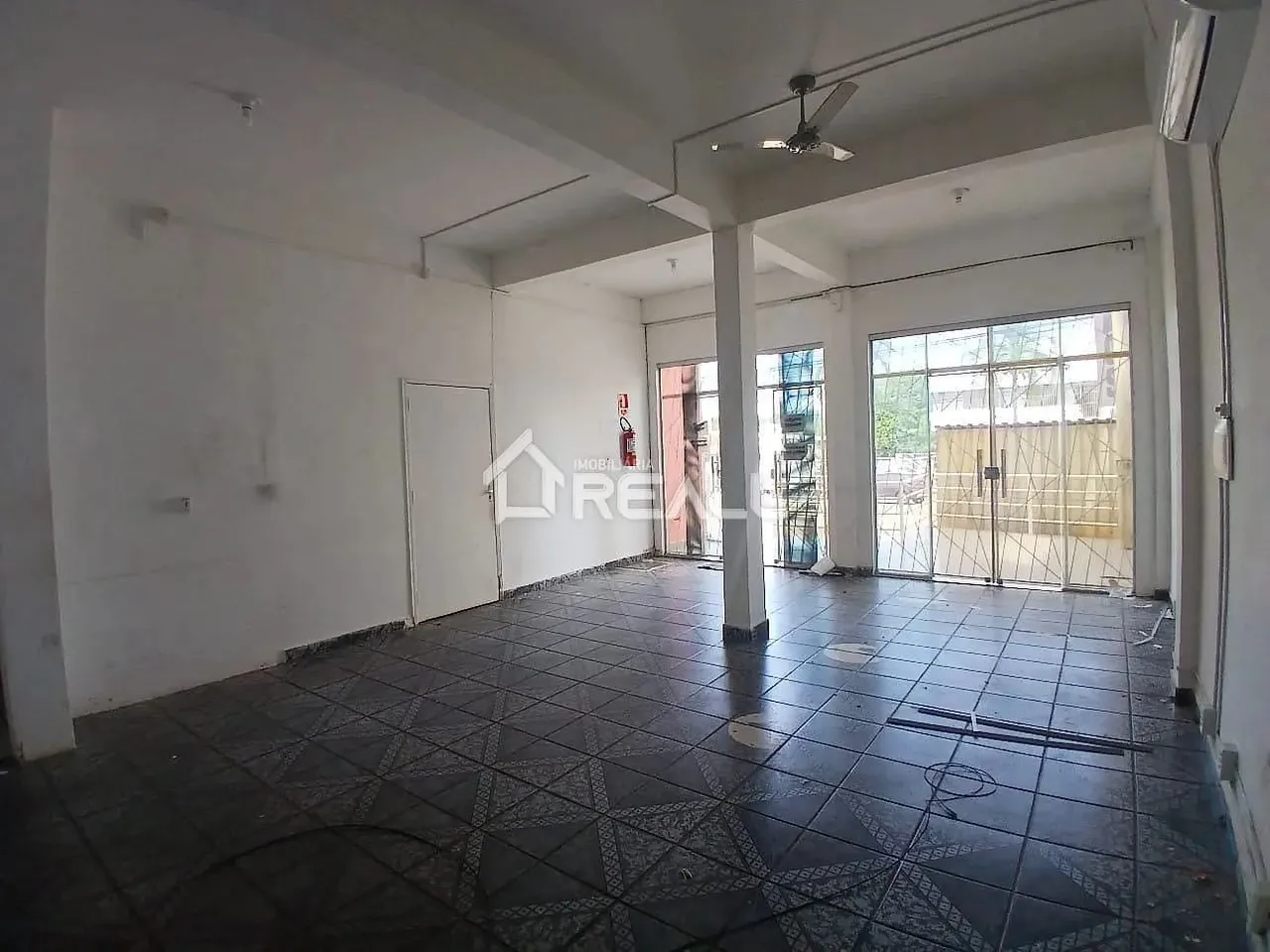 Oportunidade de Negócio! Aluga-se ponto comercial em localização privilegiada na Av. Ceará