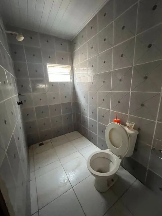 VENDO CASA COM PONTO COMERCIAL NA FRENTE  - Foto 3