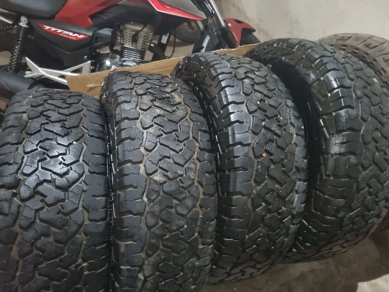 Jogo de Pneus Off-Road