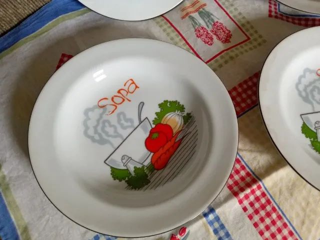 Lindo Kit com 04 Pratos Fundo de Sopa em Porcelana Schmidt. Ver Local de Retirada: - Foto 3