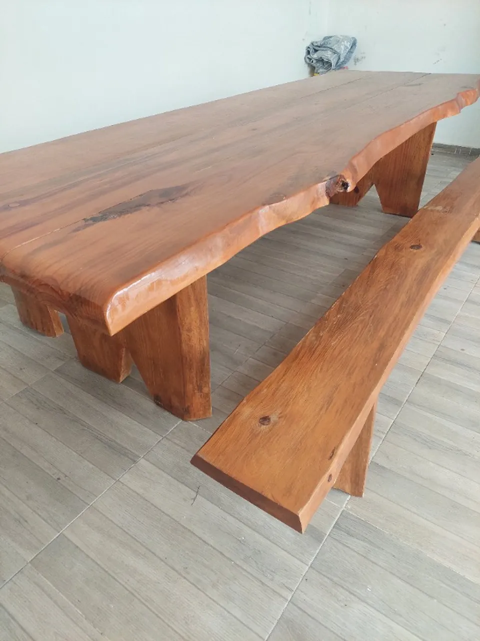 Mesa rústica madeira maciça 2.90m x 1.20 conjunto com 2 bancos