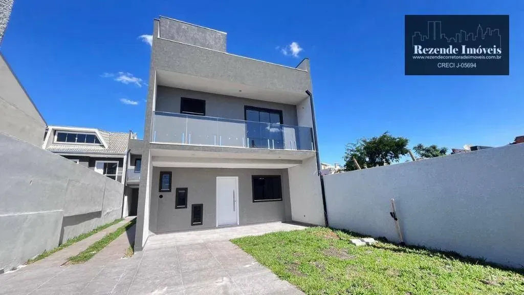 Sobrado com 3 quartos à venda, 152 m² por R$ 800.000 - Fazendinha - Curitiba/PR