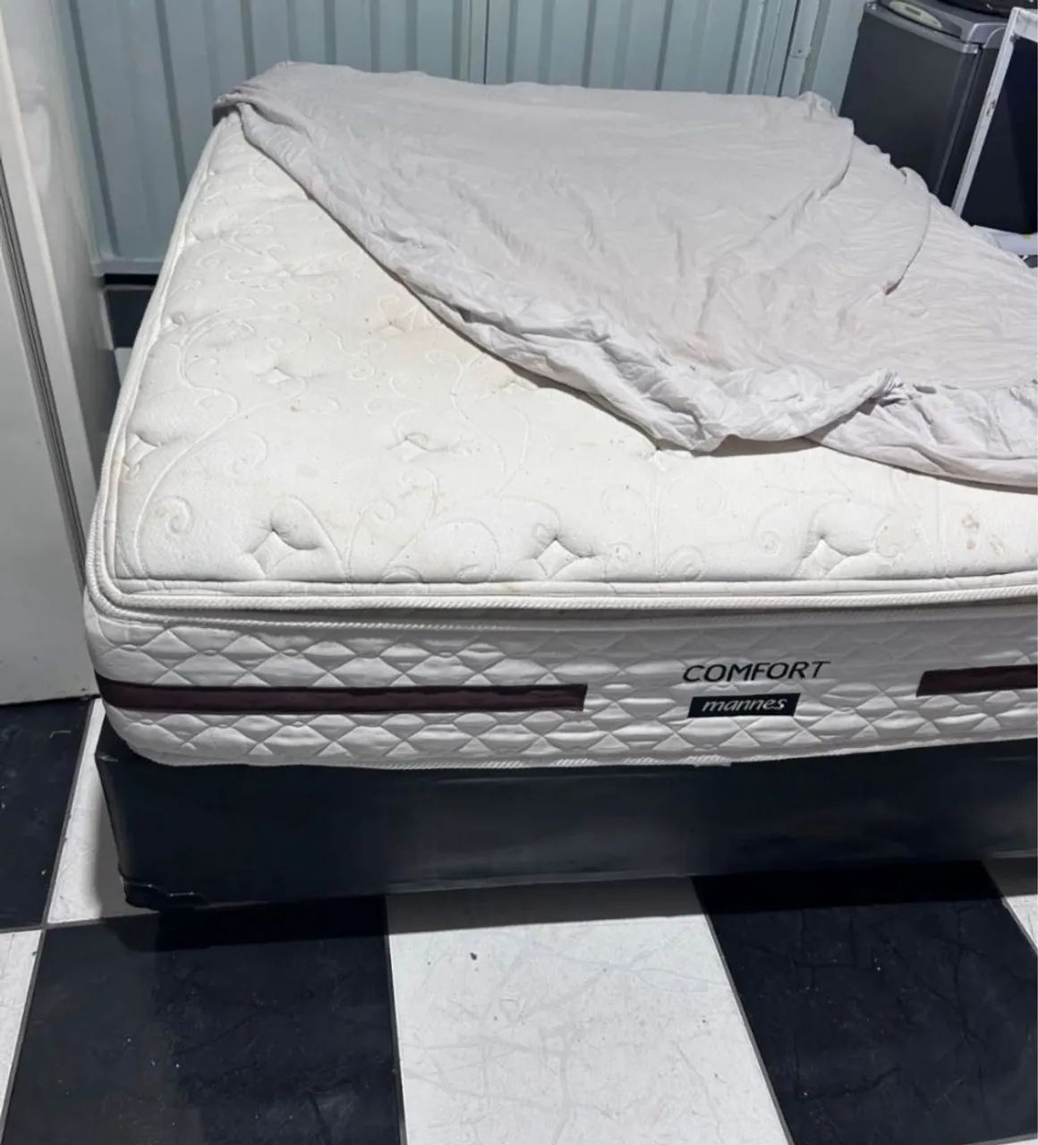 Double bed frame + mattress