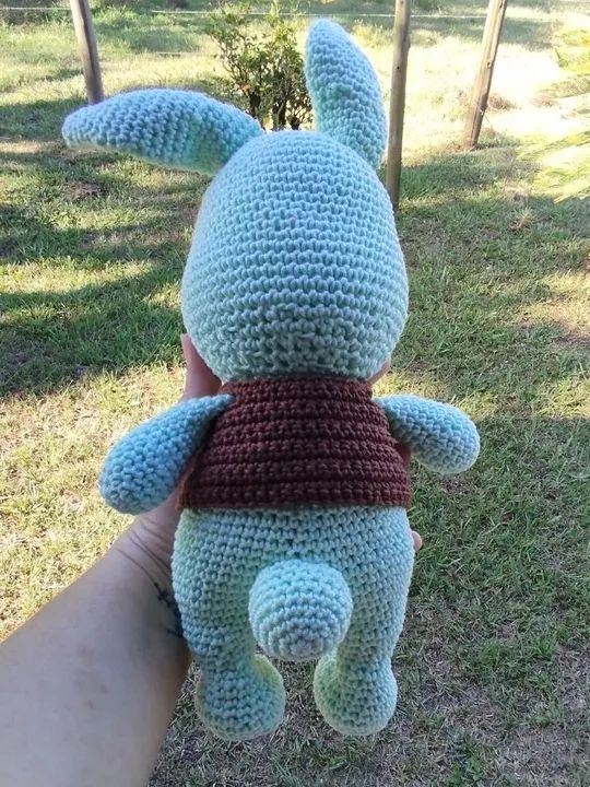Coelhinho em crochê personalizado - Foto 2
