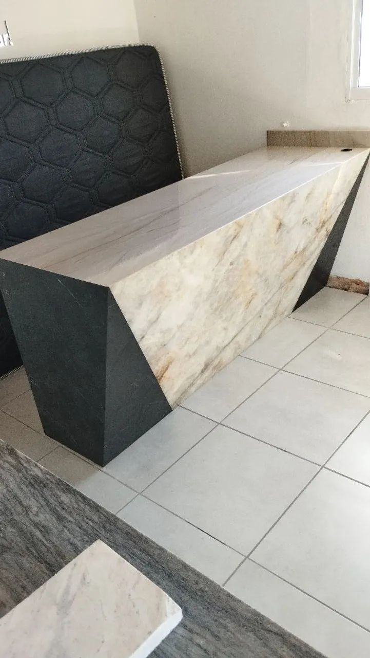 Mesa de escritório moderna em Quartzito.