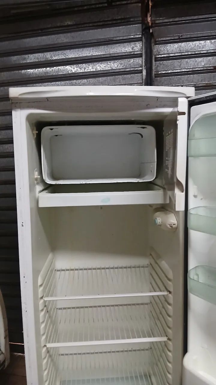 Geladeira Electrolux 360 litros  - Foto 6