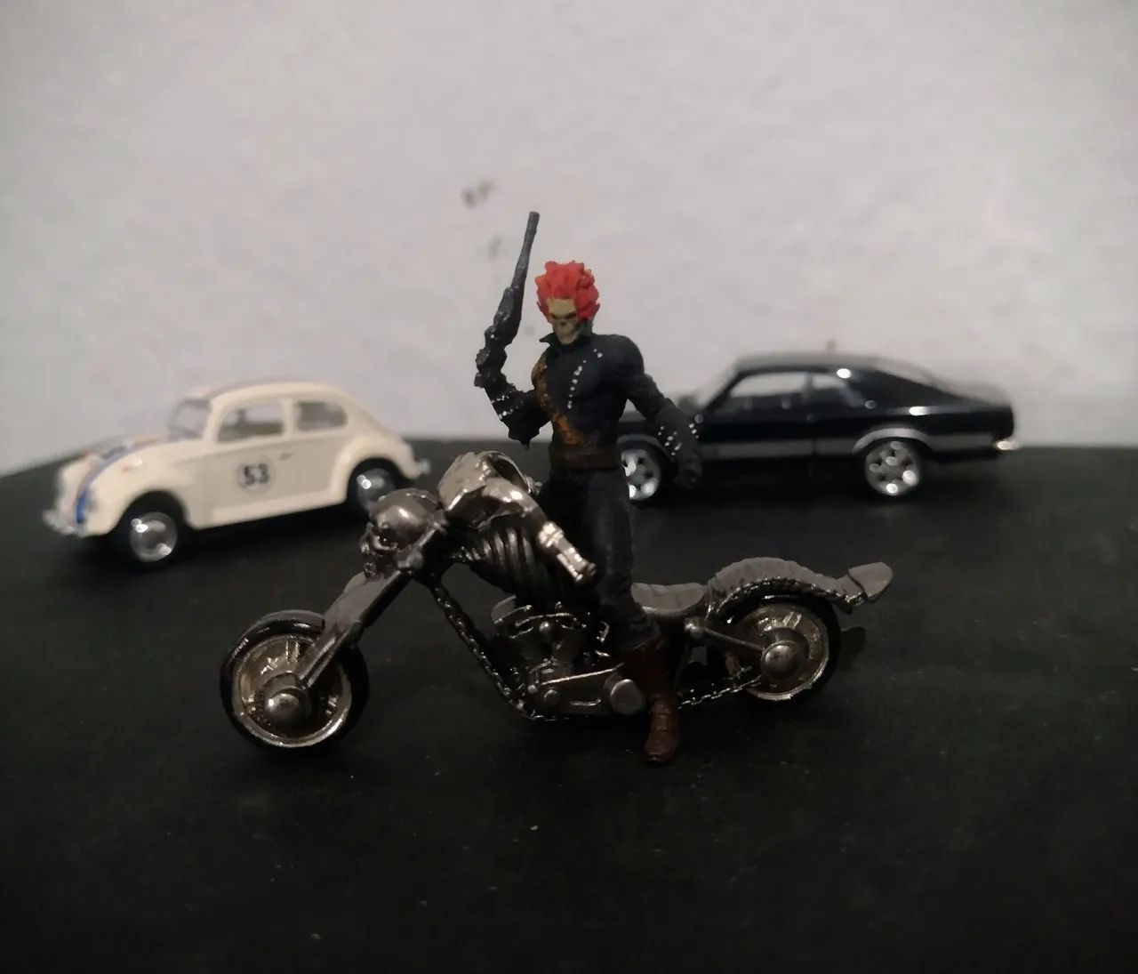 Action figure Ghost Rider com moto e carros - Foto 4