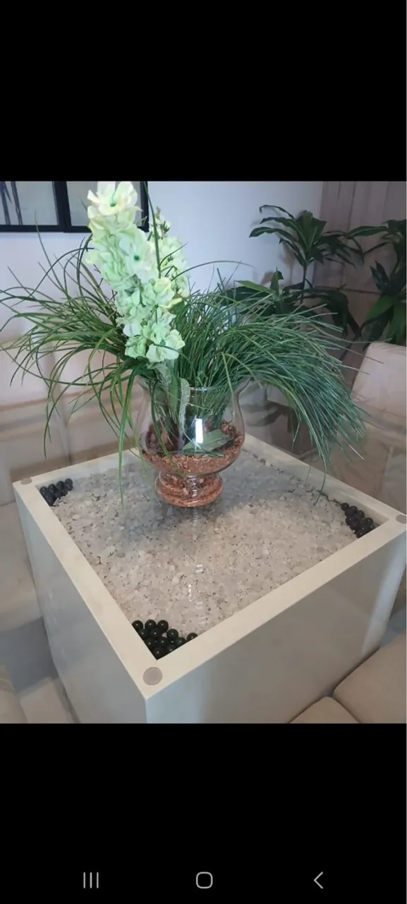 Mesa de jantar 1,40 X 1,40 com design elegante