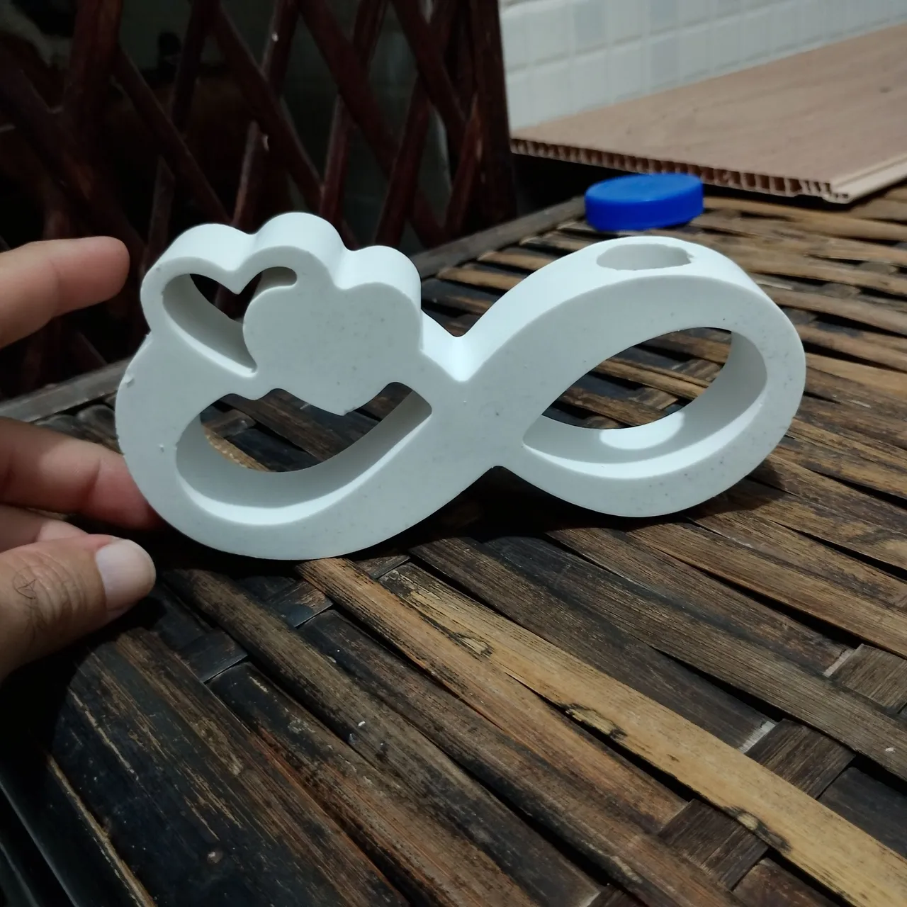 Escultura em gesso Decorativa Infinito com Corações ZAP *